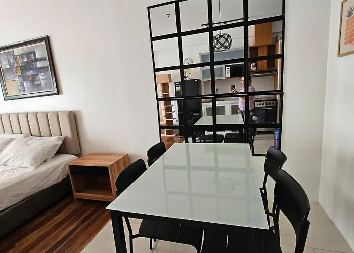 Modern And Spacious In The Heart Of Casa vacanze Cebu